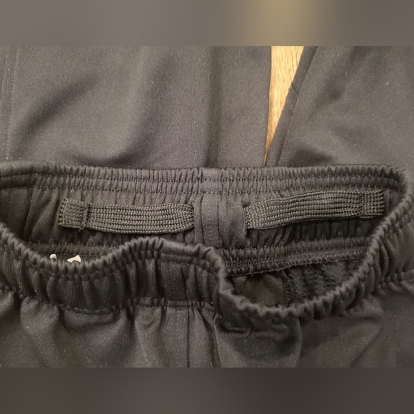 Under Armour boys training sports pants. Black. Size youth Small - Picture 8 of 11